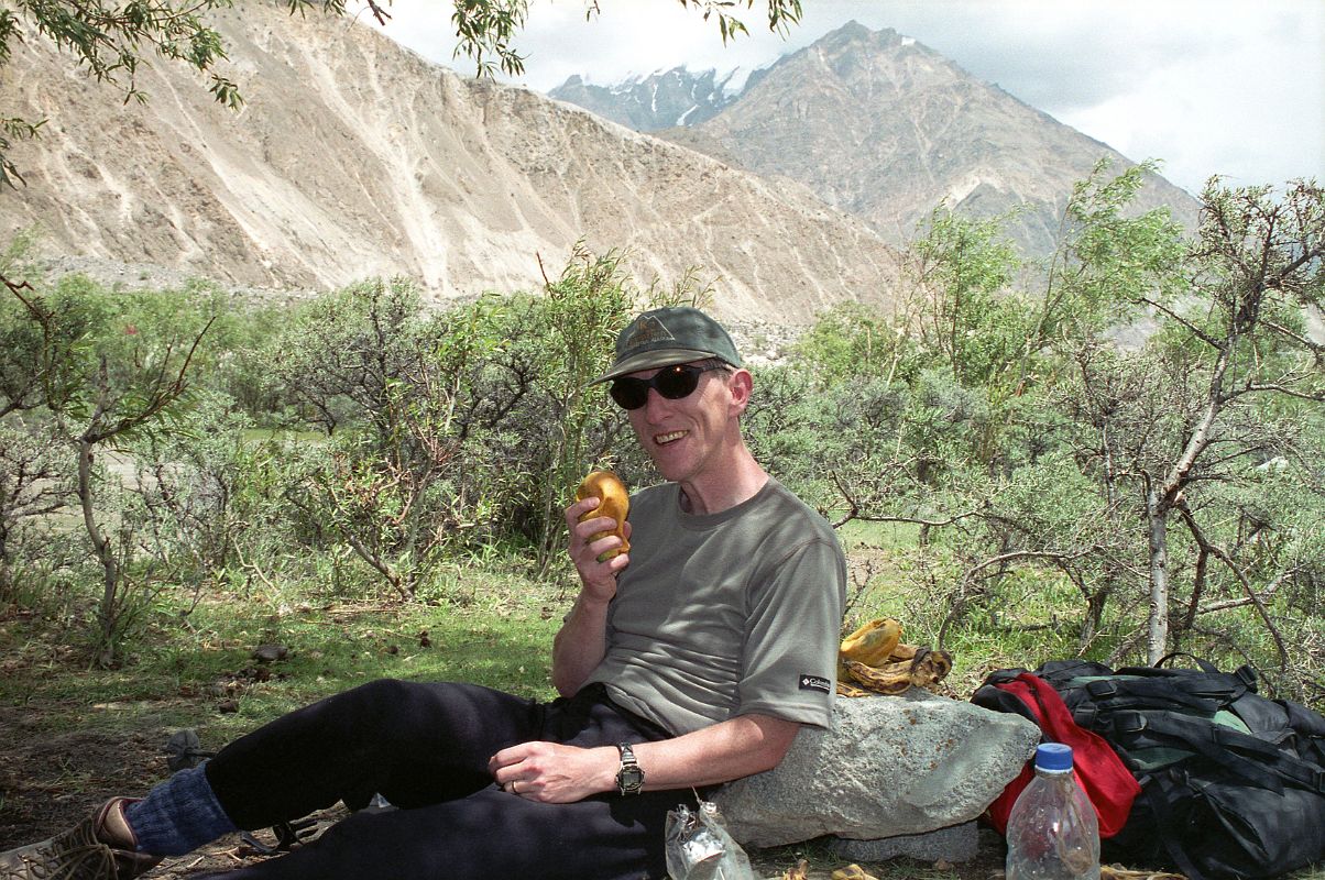 08 Jerome Ryan Enjoys A Refreshing Mango At Korophon